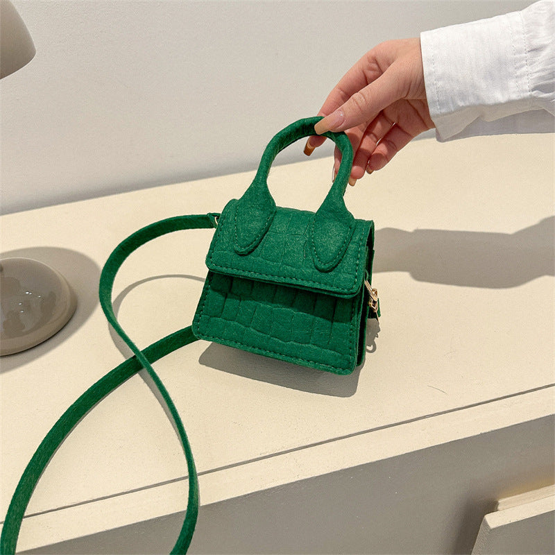 2025 Summer new fashion summer Western style women's portable shoulder bag simple western style chain crossbody small square bag by Trenches of Mariana