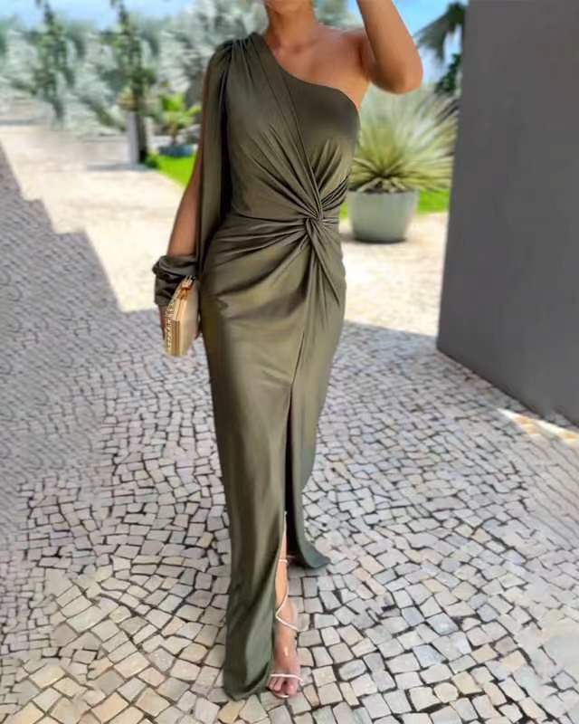 Solid color slim fit summer dress by Trenches of Mariana featuring an inclined shoulder knot and split design.