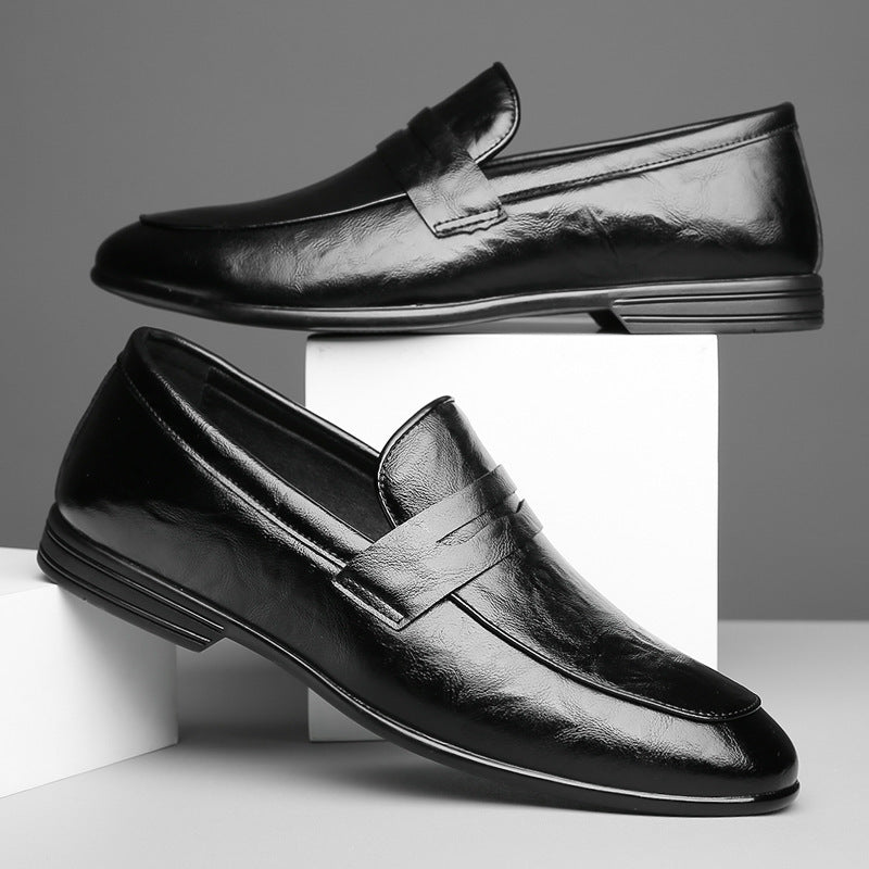 Men's solid color British style bean shoes by Trenches of Mariana, casual slip-on leather shoes with cowhide material and Korean-inspired design.