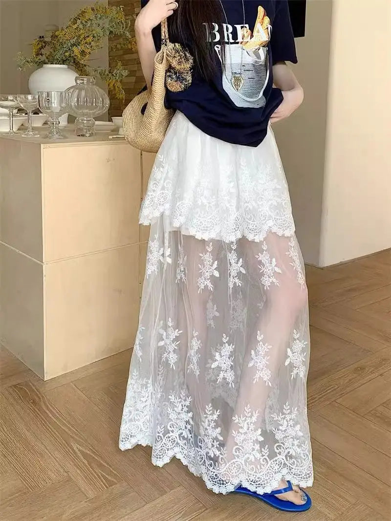 French retro lace skirt for women by Trenches of Mariana, summer 2026 elegant A-line skirt with mesh splicing and lace details.