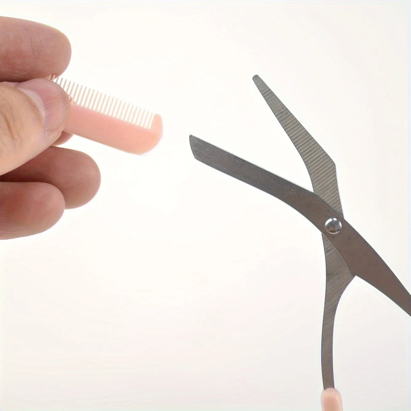Brow trimming scissors with built-in comb - Trenches of Mariana