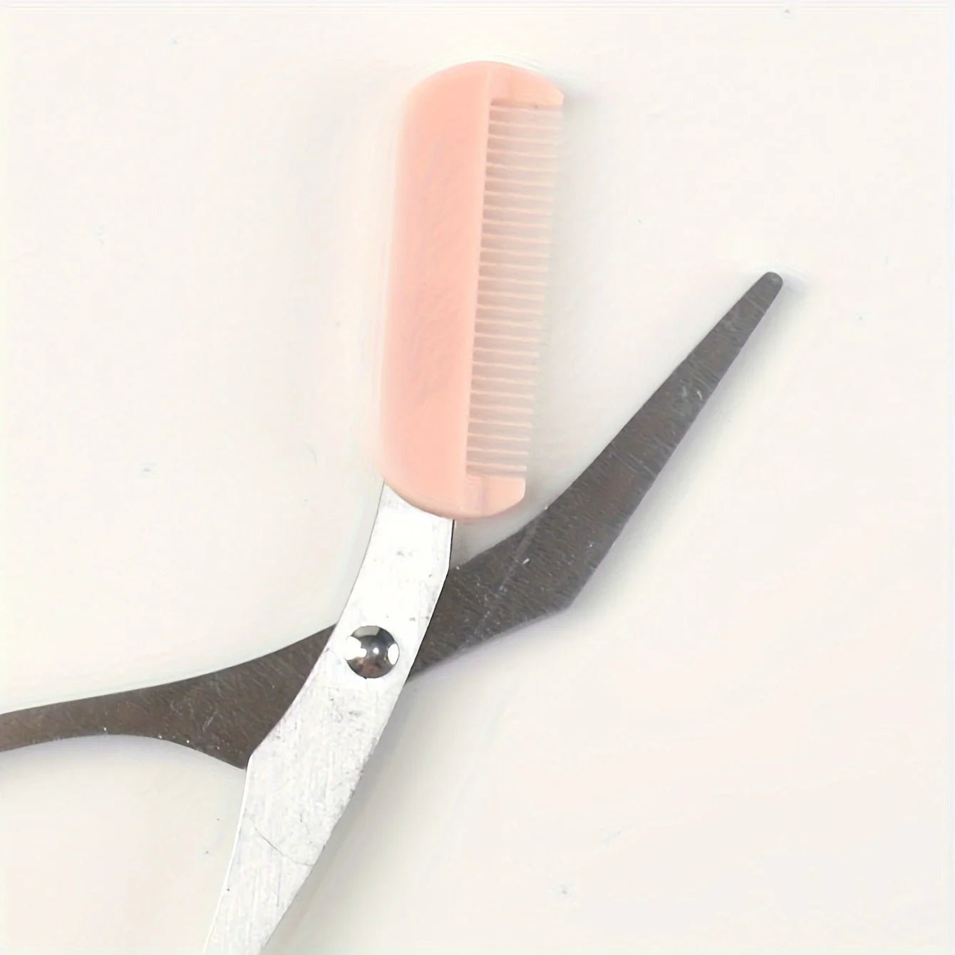Brow trimming scissors with built-in comb - Trenches of Mariana