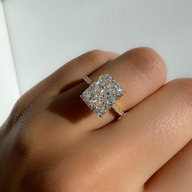 Luxury Ice Flower Cut Ring - Trenches of Mariana
